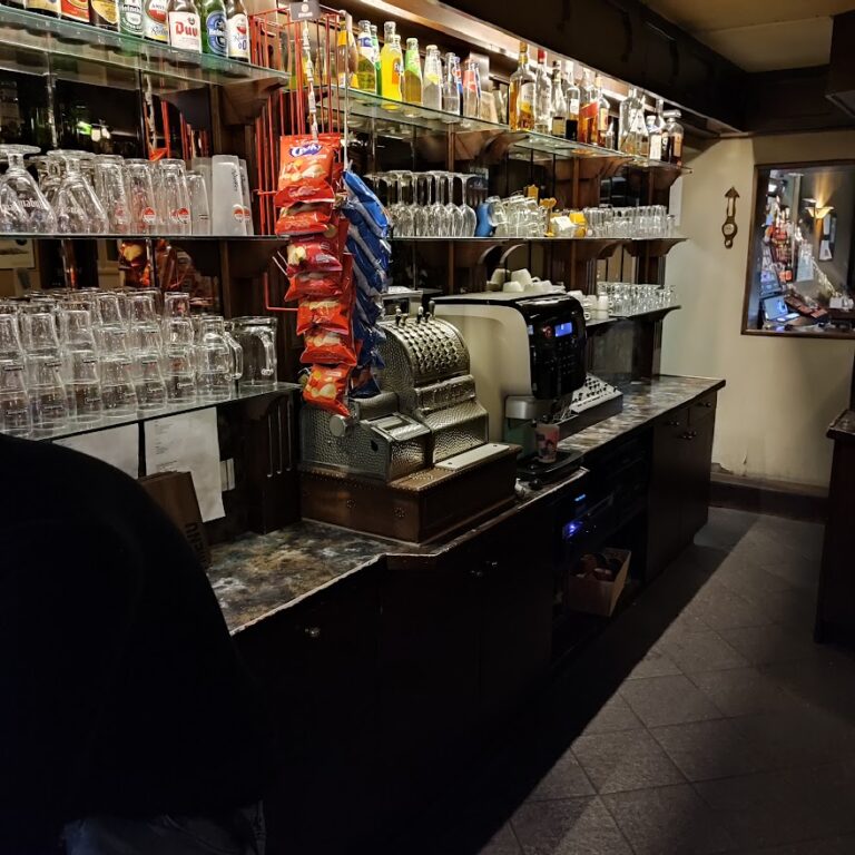 Ouderwetse kassa in Café 't Anker